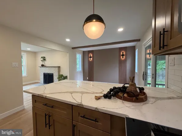 1536 Park Dr, Jamison, PA 18929