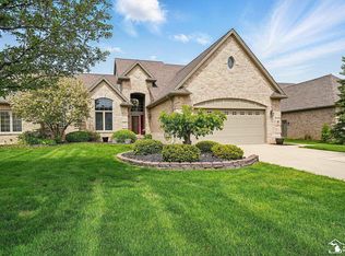 944 Saint James Park Ave, Monroe, MI 48161
