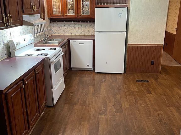 2nd image of 208 Dowling Cir