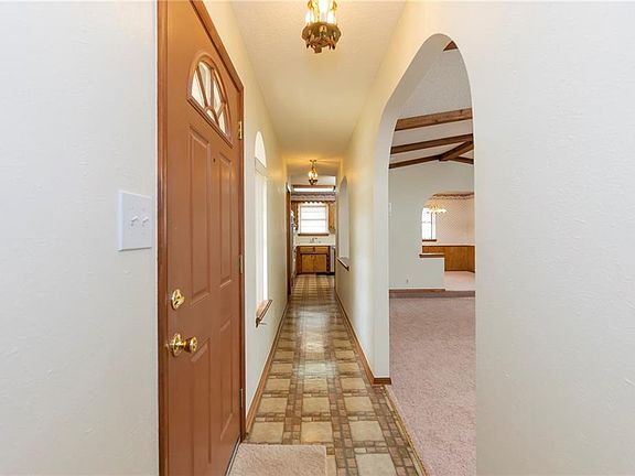 4th image of 1005 N Patterson Dr