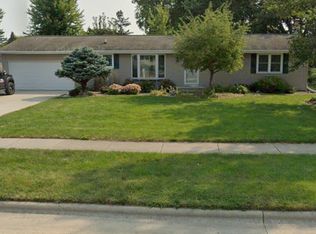 870 Greenfield Trl, Oshkosh, WI 54904