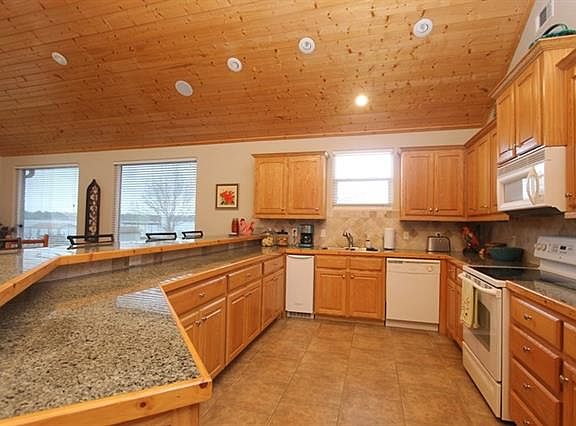 5th image of 181 Seaside Dr