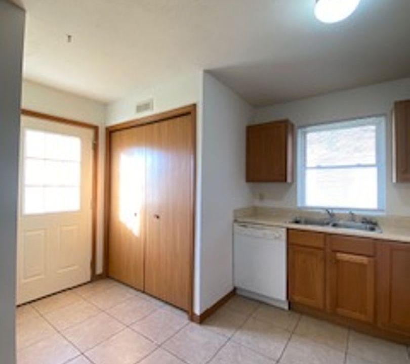 1st image of 269 Woodridge Ct APT A