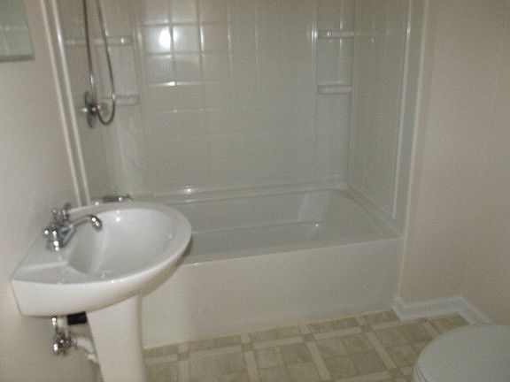 5th image of 2261 Montague Ave Ext