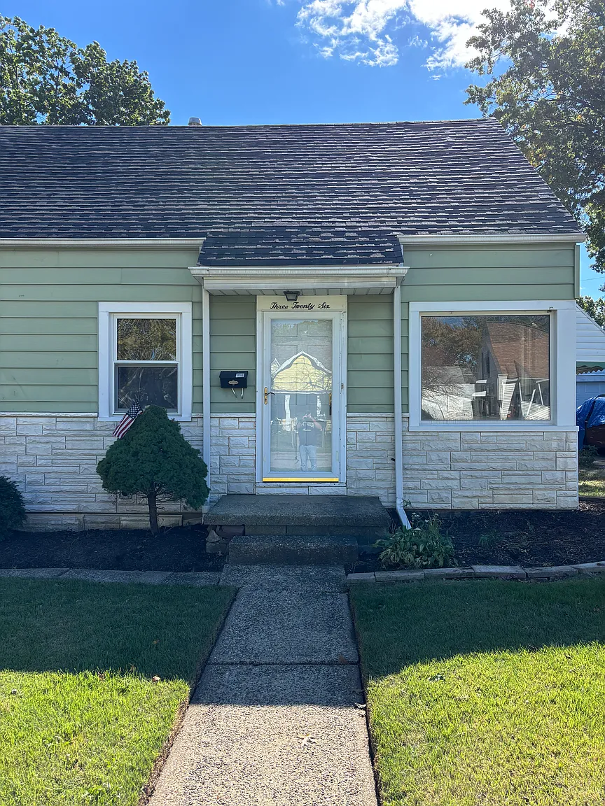 326 Tyler Ave photo 1
