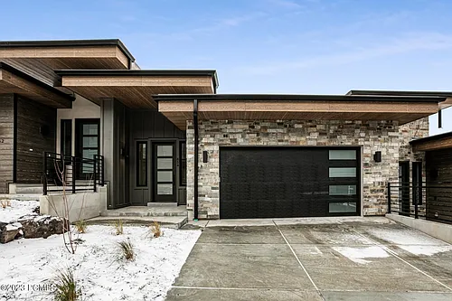 854 E Klaim Dr Photo 1