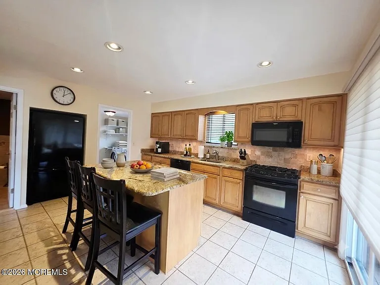 97 Cotswold Cir #2 — Photo 10