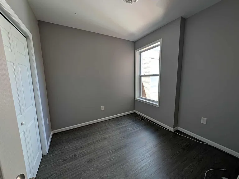 2118 E Hoffman St — Photo 20
