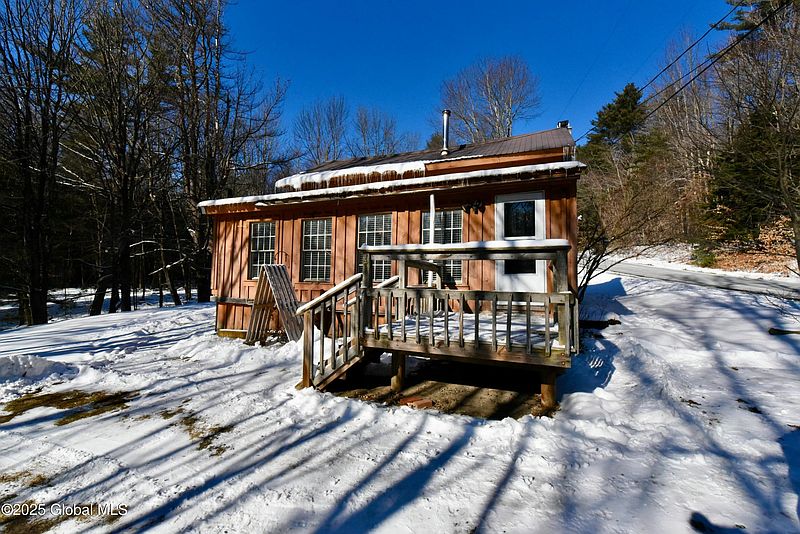 3rd image of 111 Glenwild Road
