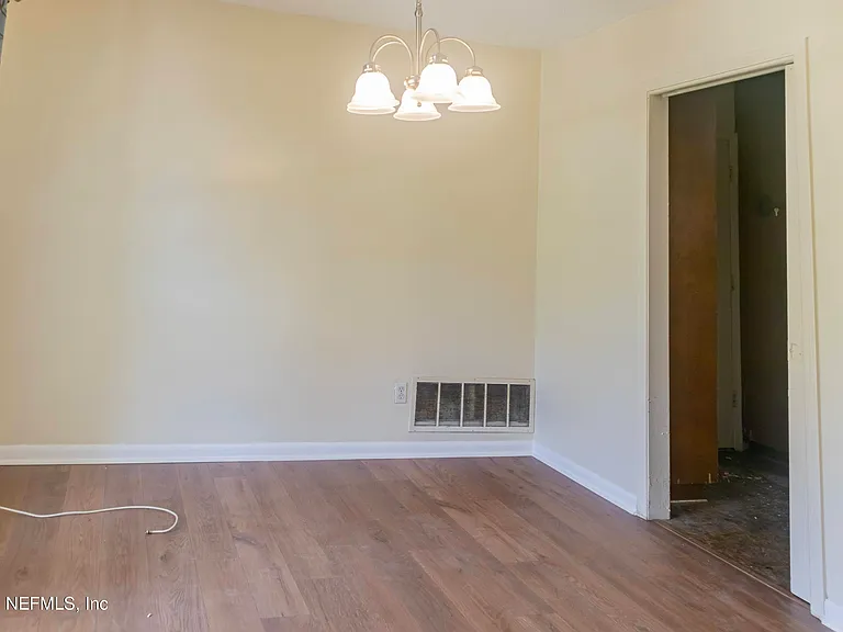 5039 Winchester Dr S — Photo 6