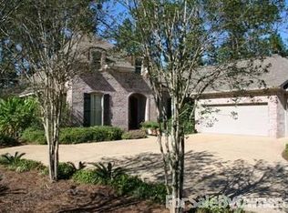 132 Saint Annes Dr, Hattiesburg, MS 39401