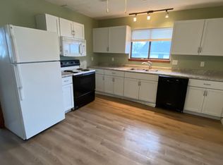 1024 Ellis Blvd NW APT A, Cedar Rapids, IA 52405