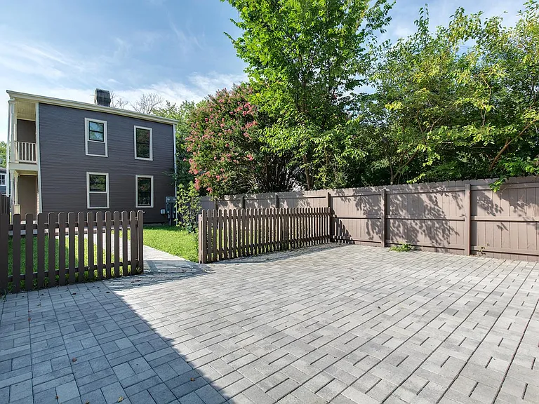 1803 Boston Ave — Photo 4