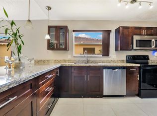 Oak Creek, Miami, FL 33196