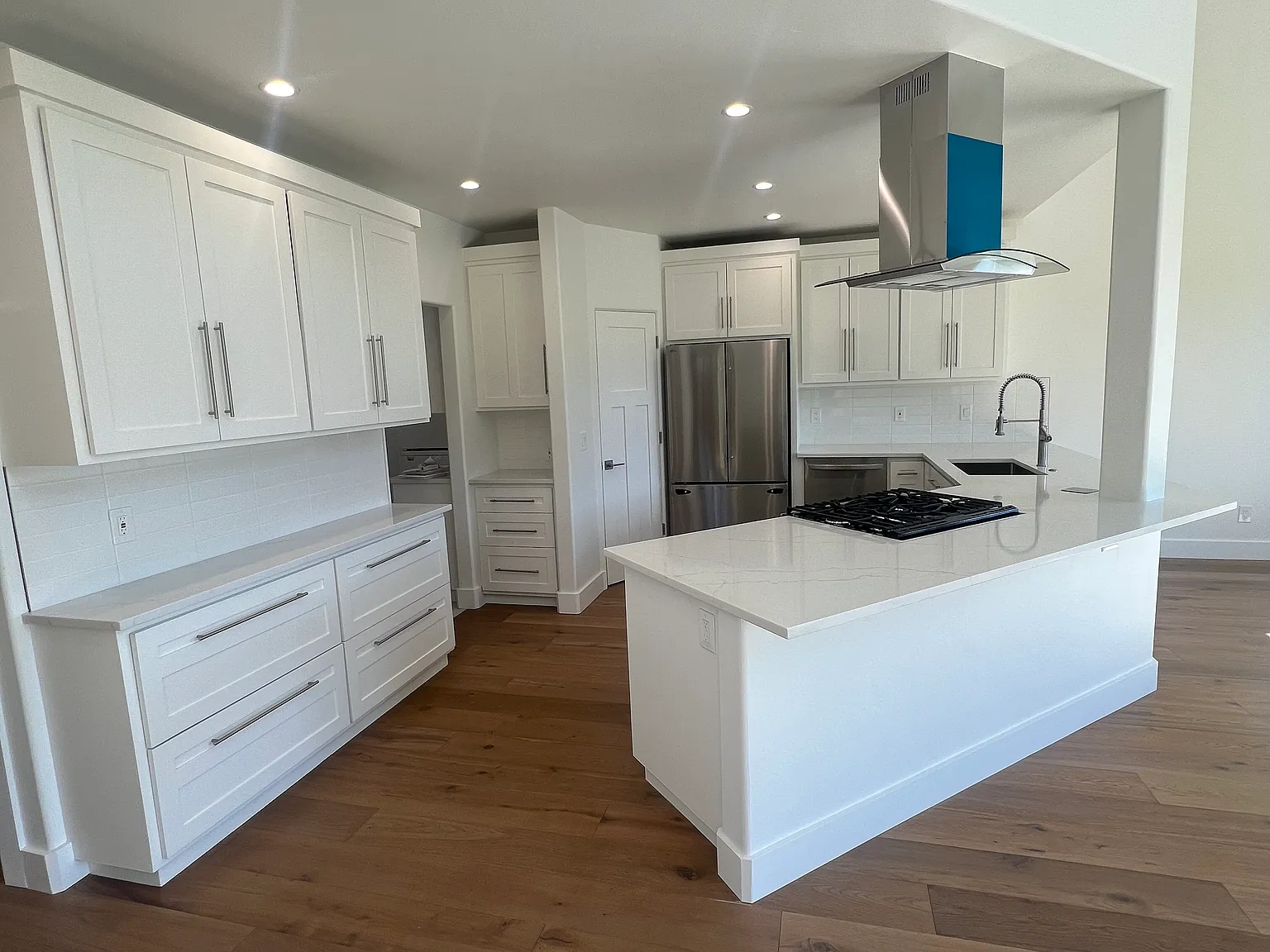 3 bed, 2.5 bath, 2048 sqft, $4,500 — Photo 3