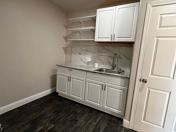 3rd image of 257 Skyway Dr #1