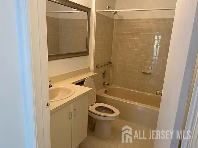 93 Clay St — Photo 5