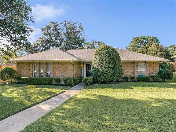 2nd image of 726 Madrid Dr