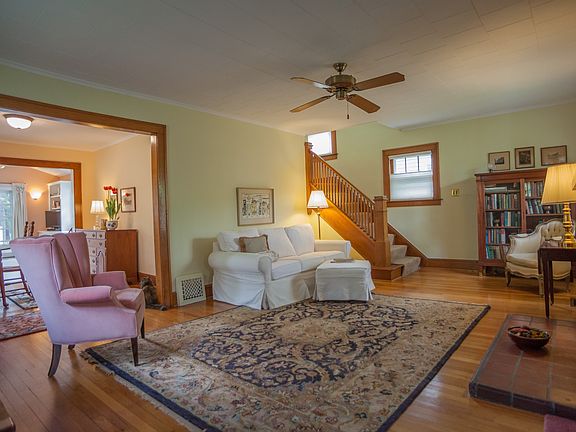4th image of 227 Crest Ave