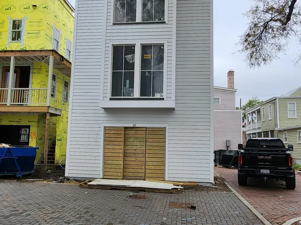 20 Iron Forge Aly, Charleston, SC 29403