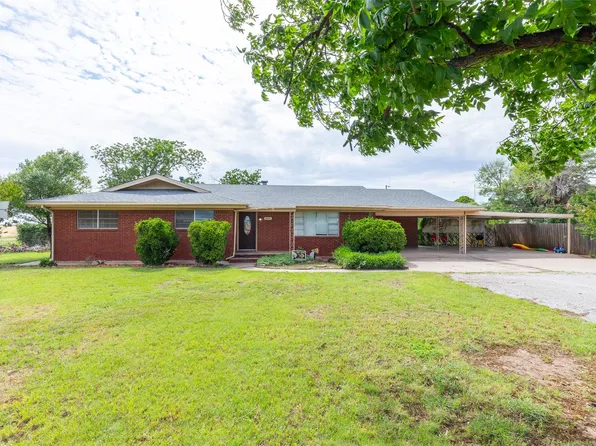 405 S Breustedt St, Weinert, TX 76388