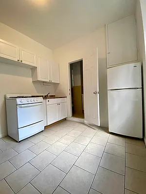 Rented by Dynamik Realty | media 8