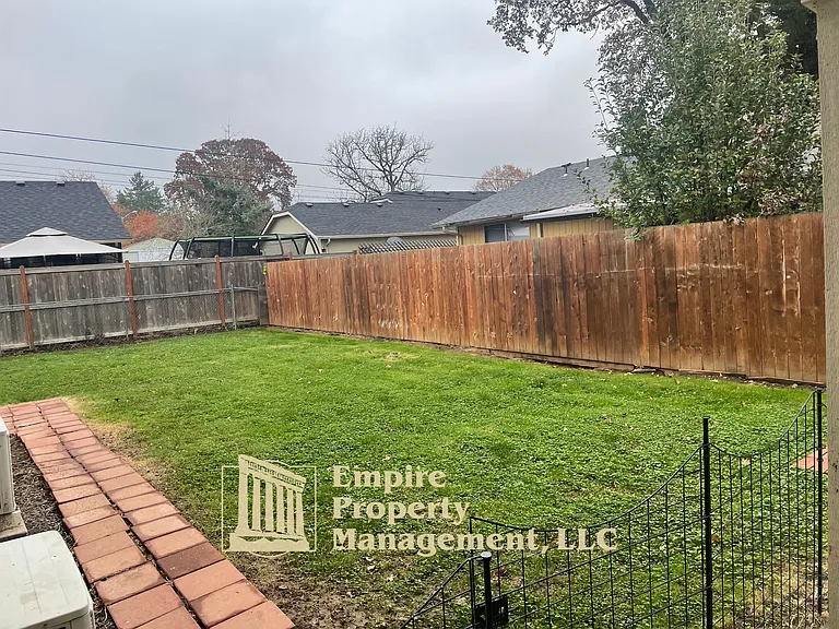 24956 Hunter Ave - 24956-CJ-LH- K16 — Photo 9