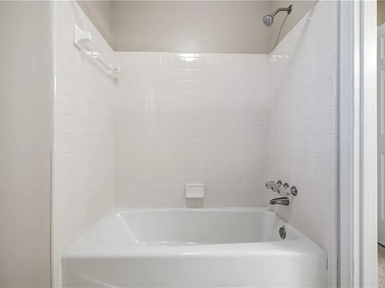 5525 Hampstead Way — Photo 31