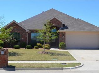 517 Chelsea Dr, Midlothian, TX 76065