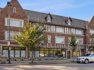 458 Winnetka Rd #305, Winnetka, IL 60093