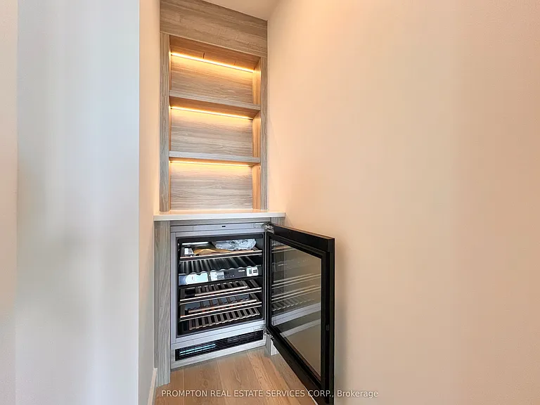 68 Esther Shiner Blvd #2016 — Photo 4
