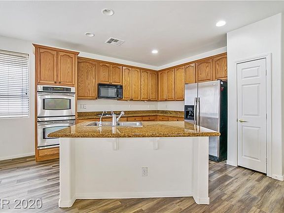3rd image of 8832 Casa Colina Ct