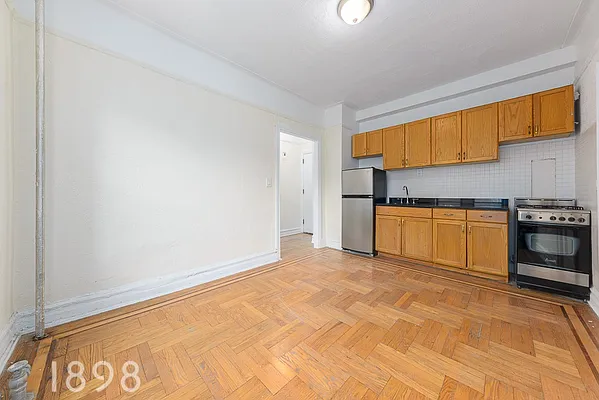 Rented by A&E Real Estate Management | media 10