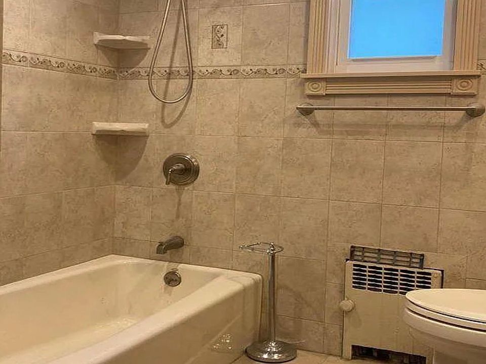 1st image of 139 W 29th St
