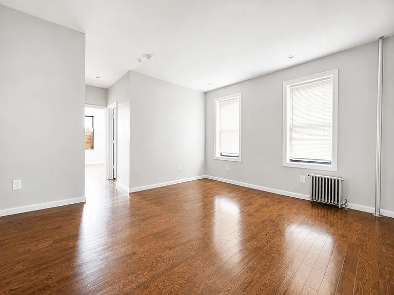 546 Isham St #21A — Photo 5