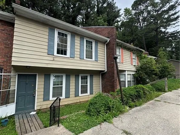 5140 Highpoint Rd, Union City, GA 30291
