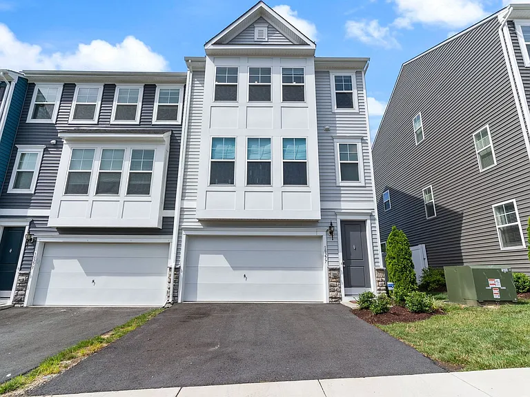18277 Summit Pointe Dr — Photo 2