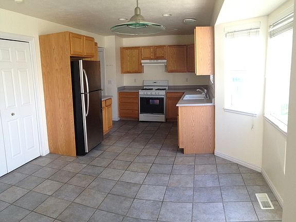 2nd image of 1624 W Heron Way