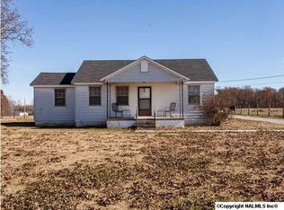 501 B H Reeves Rd, Hazel Green, AL 35750