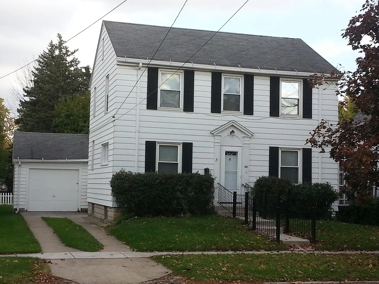 831 Hurd Ave photo 1