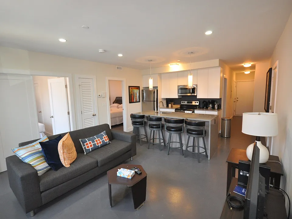 659 Massachusetts Ave #4B