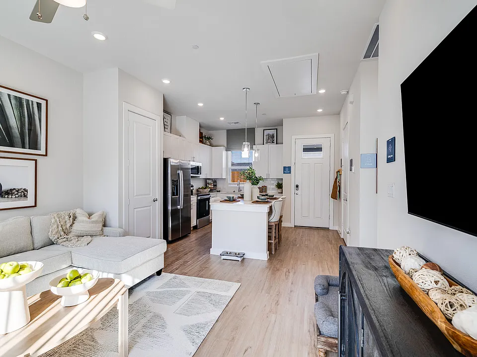 Yardly Elevon apartments community photo