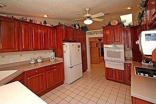 3rd image of 21842 King Edward Ct