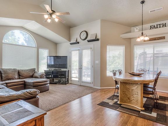 5th image of 610 E Springhill Dr