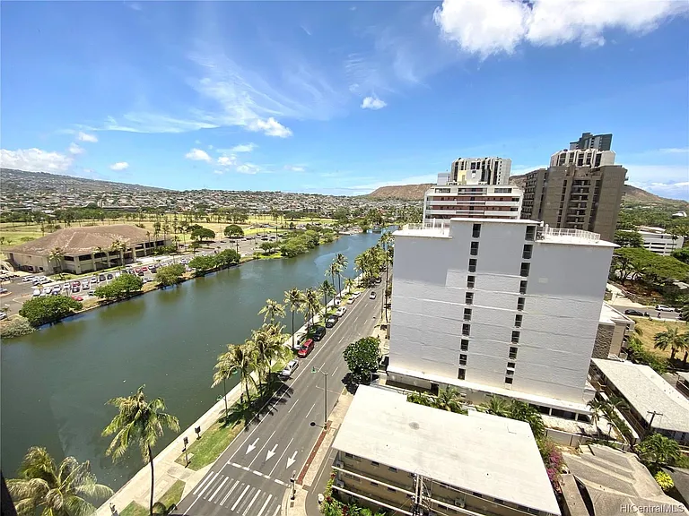 320 Liliuokalani Ave — Photo 9
