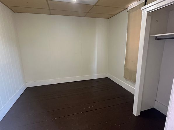 217 1/2 W Main St #2