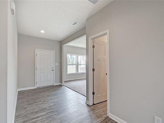2nd image of 7250 Lockford Walk S