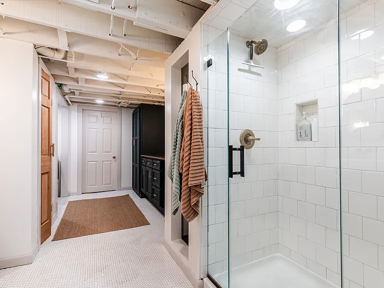 Lower Level Bathroom/Laundry