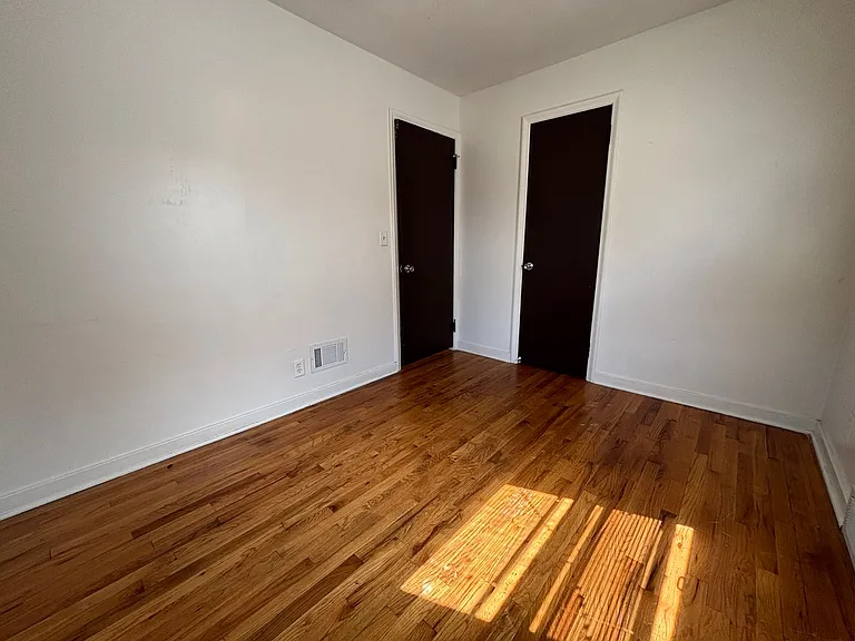 4520 Lafayette Ave — Photo 12