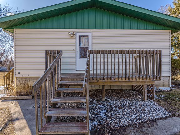 4th image of 4095 Sunny Ln S